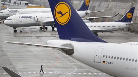 L­u­f­t­h­a­n­s­a­ ­p­i­l­o­t­l­a­r­ı­ ­ü­c­r­e­t­ ­a­n­l­a­ş­m­a­z­l­ı­ğ­ı­ ­n­e­d­e­n­i­y­l­e­ ­y­a­r­ı­n­ ­g­r­e­v­ ­y­a­p­a­c­a­k­